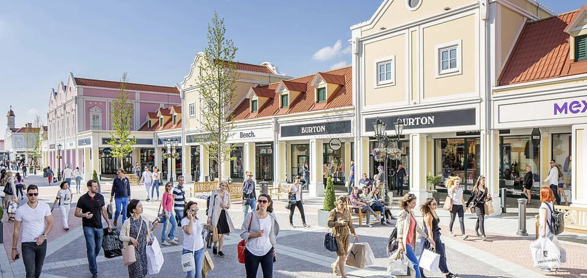 Parndorf Shuttle Bus zum Shopping Outlet