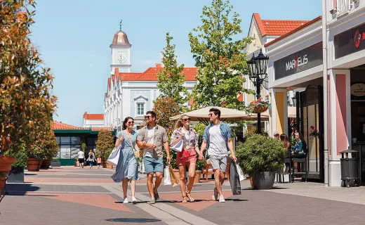 Parndorf Shuttle Bus zum Shopping Outlet