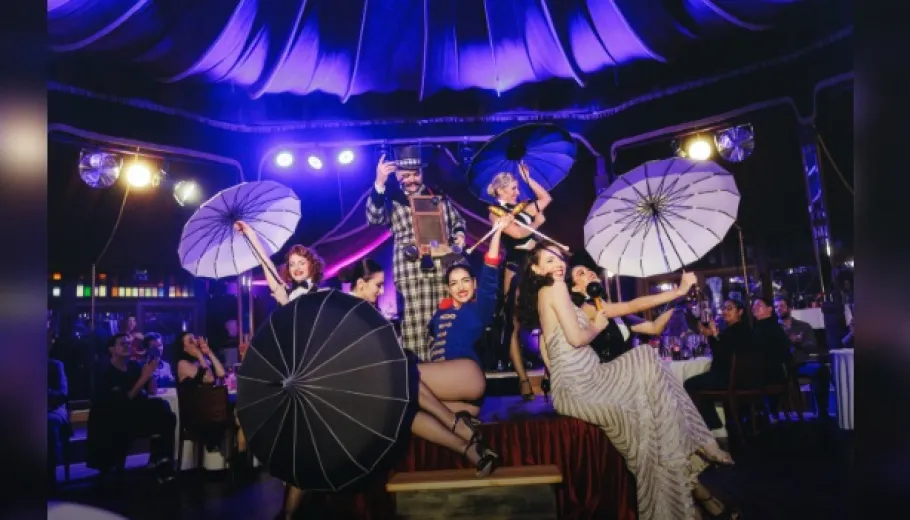 Burlesque Spectacular, Dinner Show